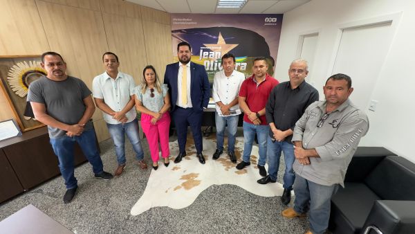 Prefeito e Vereadores visitam gabinete do Deputado Estadual Jean de Oliveira