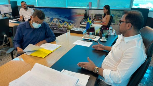 TRIUNFO: Prefeitura firma termo de cooperação com DER para recuperação de Linhas em Triunfo