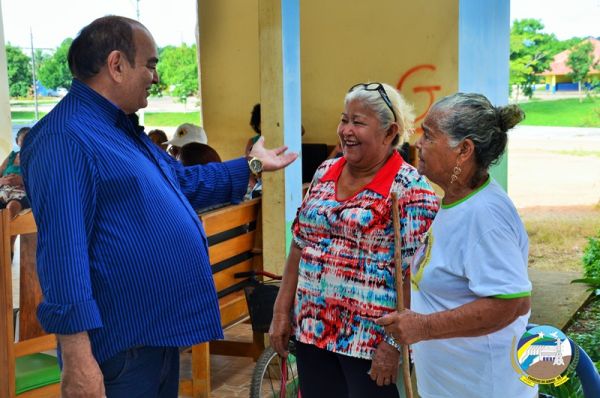 Centro de Convivência do idoso recebe a visita do Prefeito Chico Pernambuco