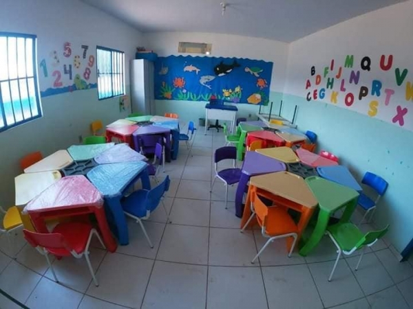 Prefeitura e Semed investem em novo mobiliário e estrutura de escolas