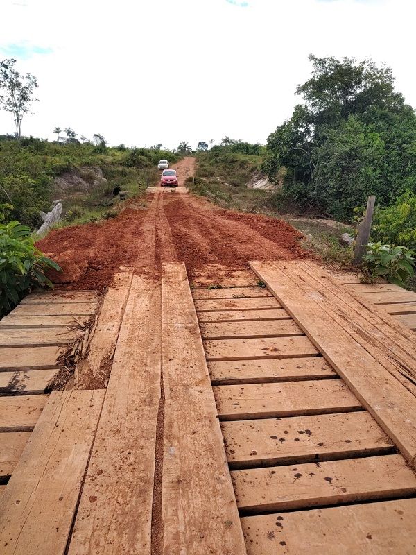 Prefeitura recupera ponte do rio Juricaba, na Linha 25