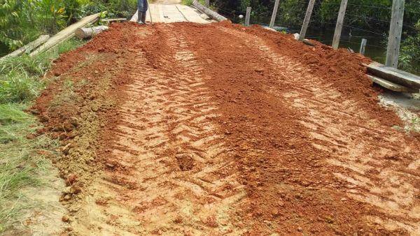 Prefeitura de Candeias do Jamari realiza melhorias nas Linhas da Vila Samuel