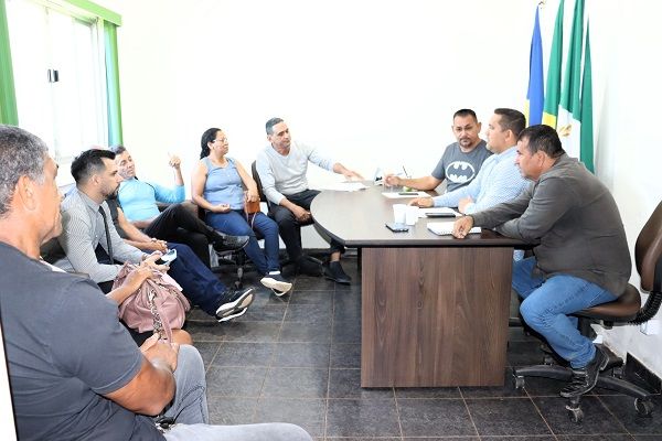 Prefeitura de Candeias do Jamari honra compromisso e garante o reajuste para o magistério