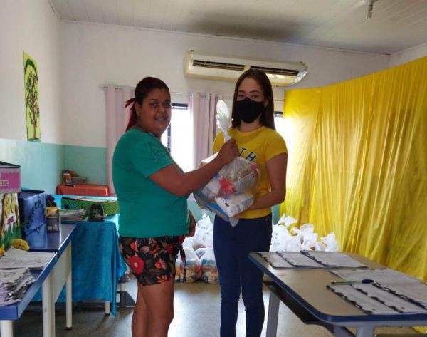 SEMED inicia distribuição dos kits alimentação para alunos da rede municipal de Candeias