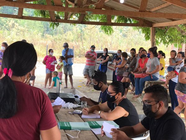 SEMASF: Projeto Família em Casa e Alimento na Mesa é realizado na Linha 2 no Flor do Amazonas