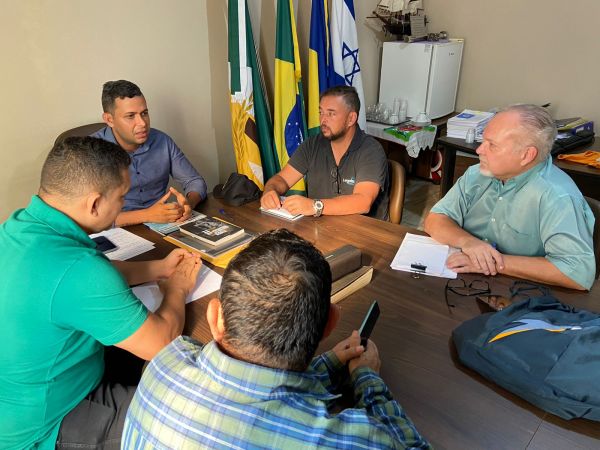 Prefeito se reúne com empresa Legaliza Brasil para tratar de parceria para regularização fundiária