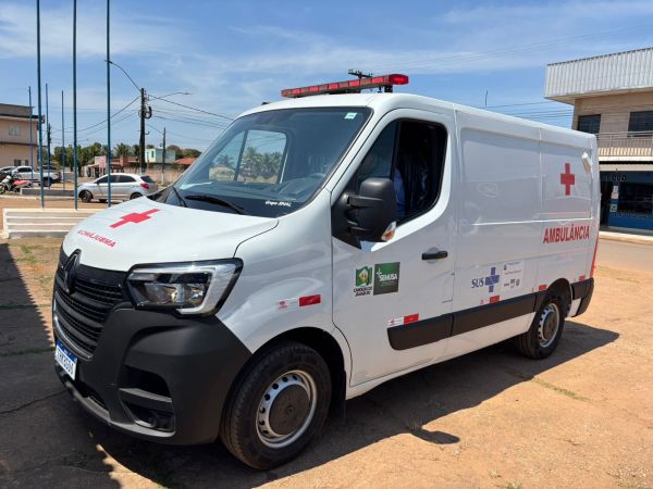 Nova ambulância chega para reforçar o atendimento de saúde em Candeias do Jamari