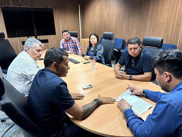 Prefeito dá as boas vindas ao novo secretário estadual de saúde e apresenta demandas do município