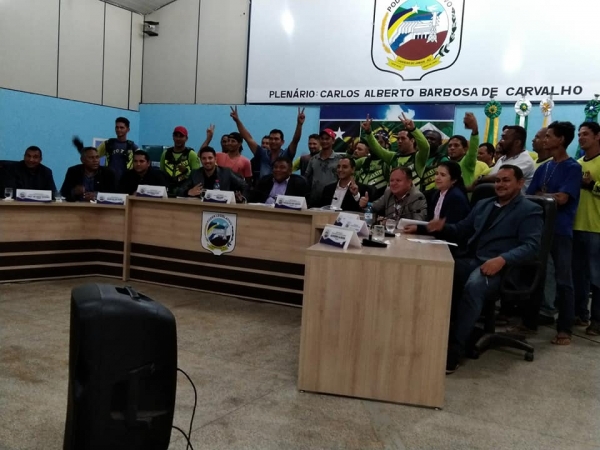 Vereadores aprovam PL que beneficia moto taxistas de Candeias