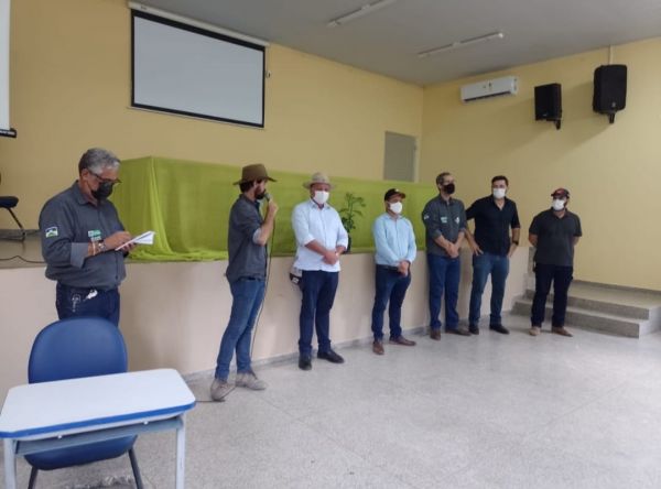Programa Plante Mais entrega mais de 90 mil mudas de café clonal para agricultores de Candeias