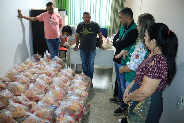 Prefeitura inicia entrega de centenas de cestas básicas para famílias em situação de vulnerabilidade